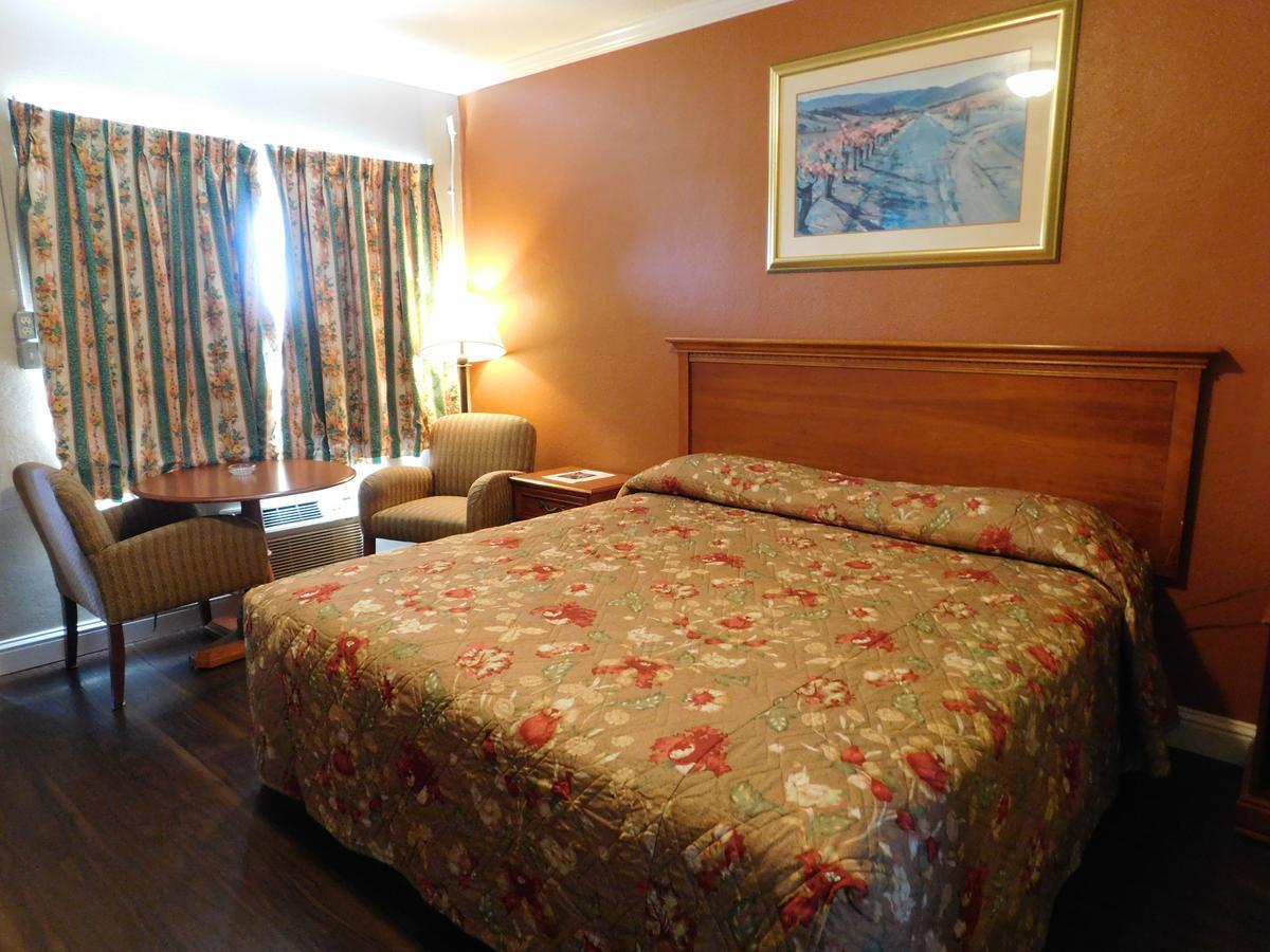 סטוקטון El Rancho Motel מראה חיצוני תמונה